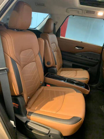 2023 Nissan Pathfinder Platinum