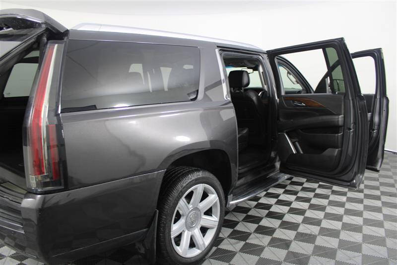 2016 Cadillac Escalade ESV Luxury Collection