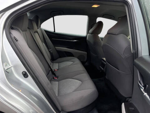 2022 Toyota Camry Hybrid LE