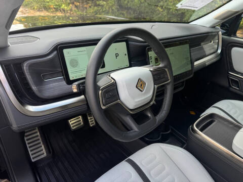 2023 Rivian R1S Adventure