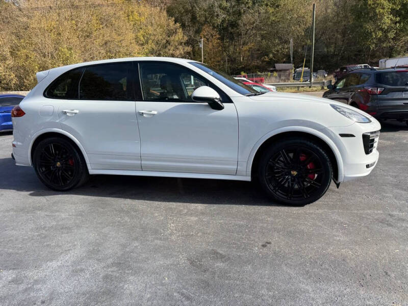 2017 Porsche Cayenne Turbo