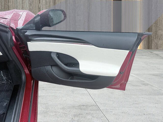 2023 Tesla Model S Plaid