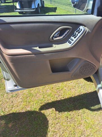 2005 Mazda Tribute s