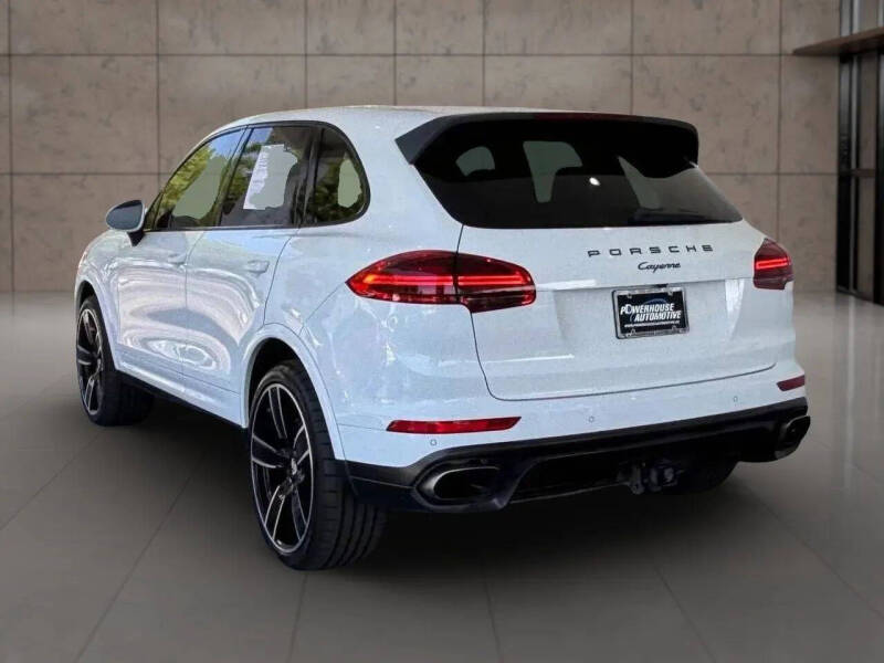 2017 Porsche Cayenne Platinum Edition