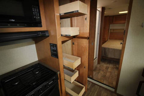 2017 Winnebago MINNIE WINNIE 31K