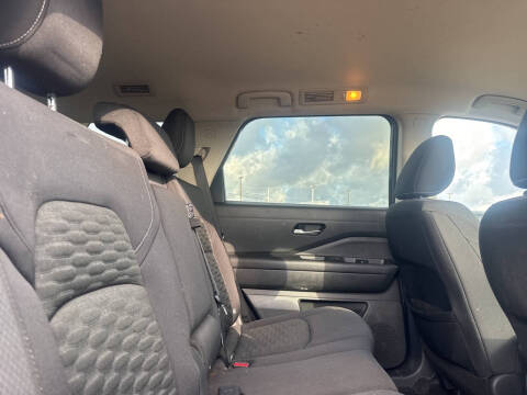 2022 Nissan Pathfinder S