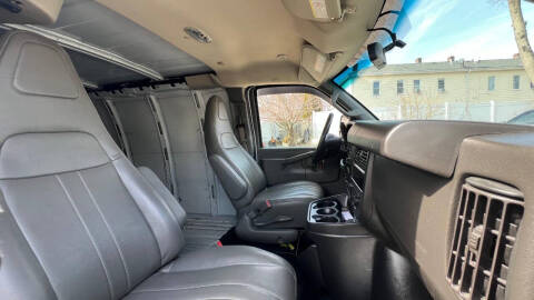 2023 Chevrolet Express 2500