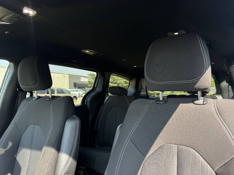 2024 Chrysler Pacifica Touring