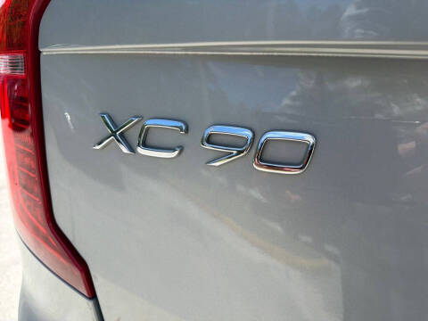 2023 Volvo XC90 B5 Plus Bright Theme