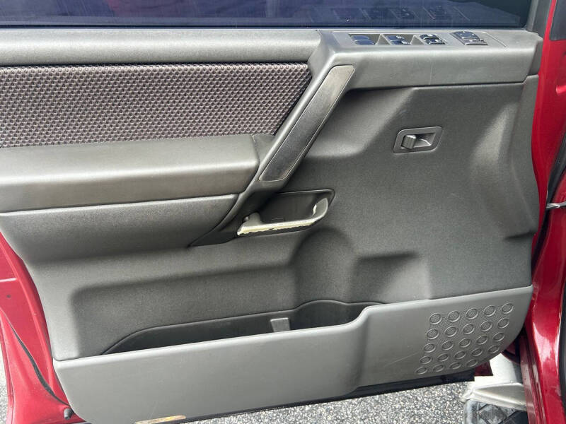 2005 Nissan Armada SE