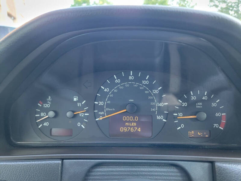 2001 Mercedes-Benz E-Class E 320 4MATIC