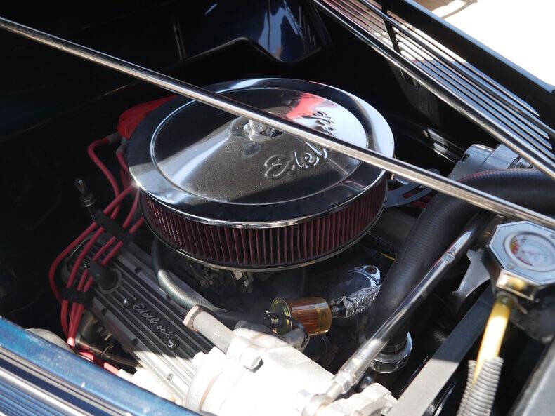 1937 Ford Deluxe