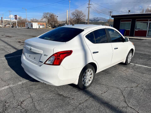 2012 Nissan Versa 1.6 SV