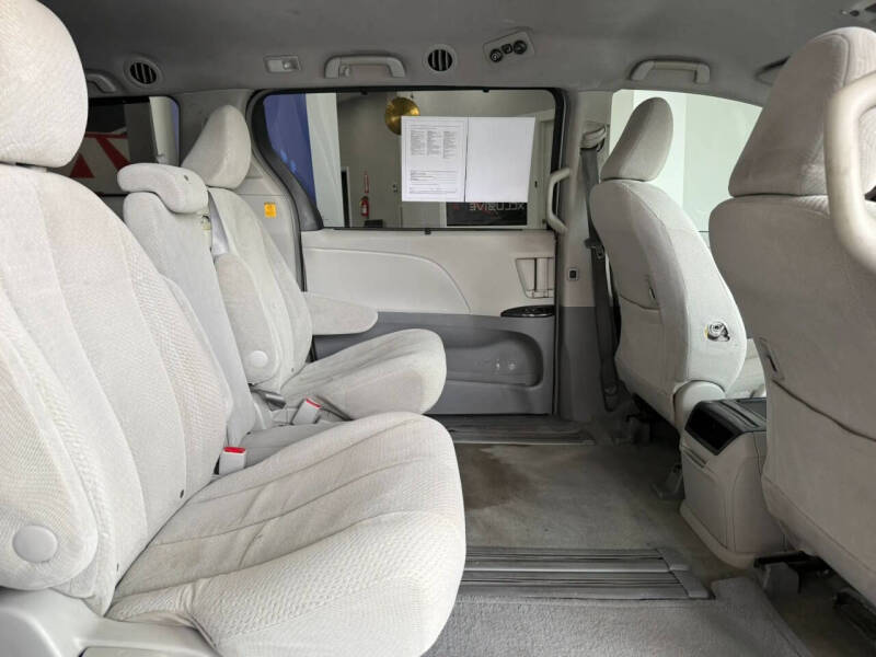 2012 Toyota Sienna