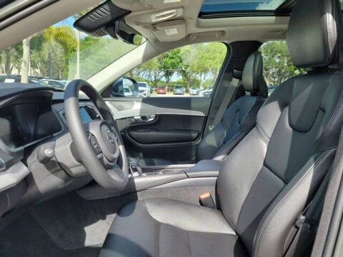 2023 Volvo XC90 B5 Core