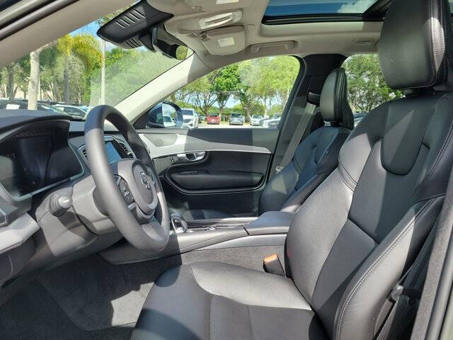 2023 Volvo XC90 B5 Core