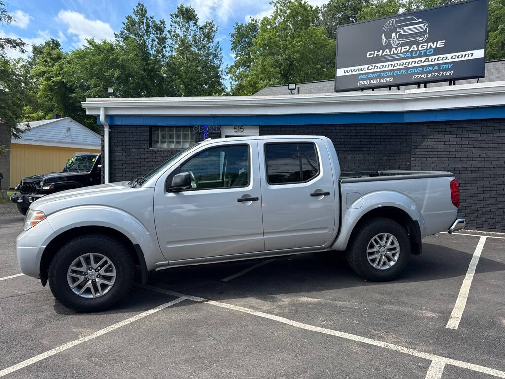 Gray 2017 Nissan Frontier SV 2