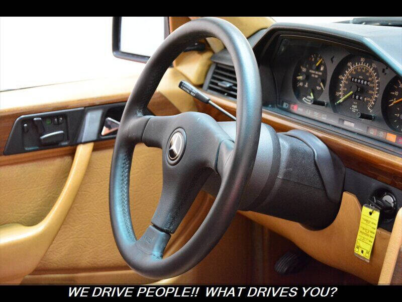 1987 Mercedes-Benz 300-Class 300 E