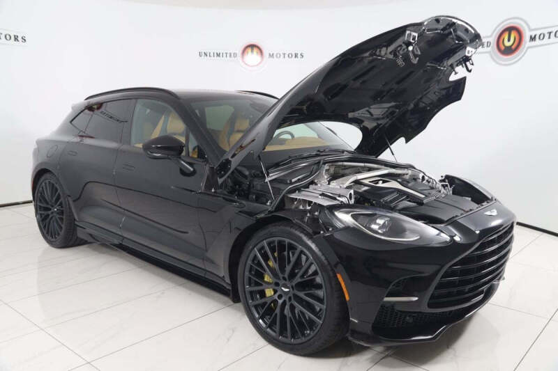 2023 Aston Martin DBX 707