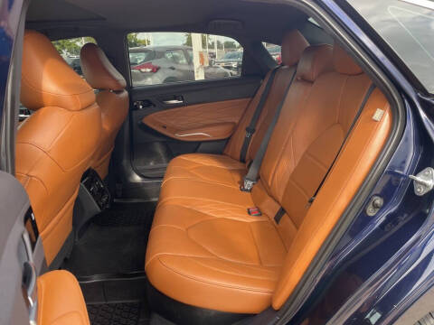 2022 Toyota Avalon Hybrid Limited