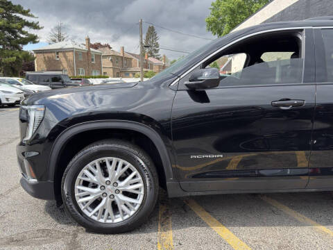 2024 GMC Acadia Elevation