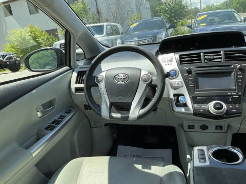 2012 Toyota Prius v Two