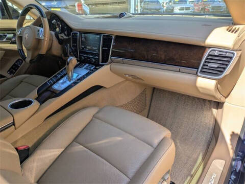 2015 Porsche Panamera 4