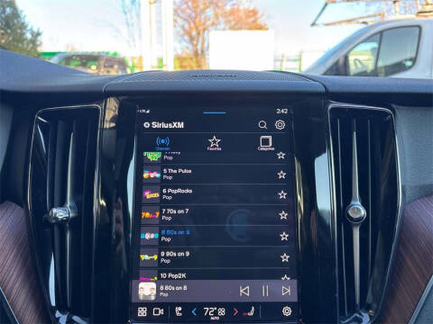 2024 Volvo XC60 B5 Plus Dark Theme