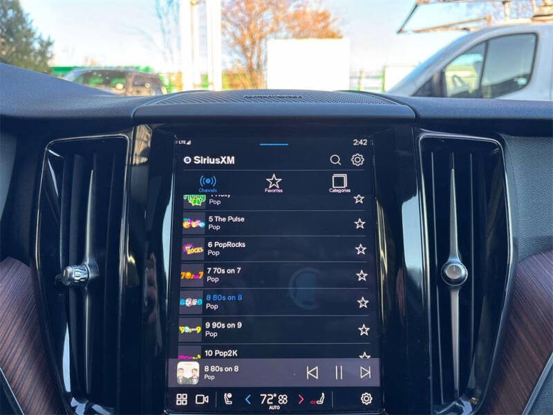 2024 Volvo XC60 B5 Plus Dark Theme