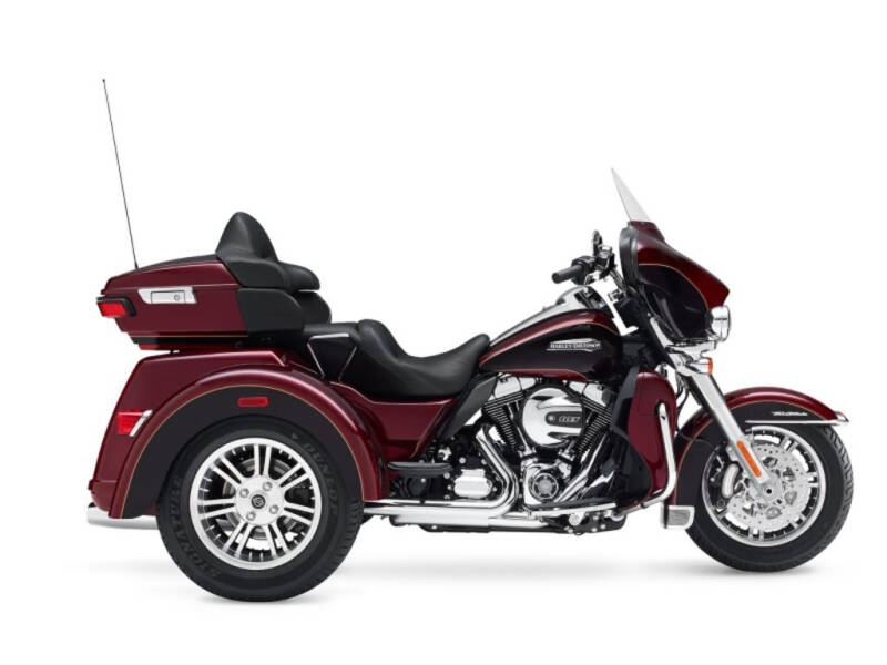 2014 Harley-Davidson® FLHTCUTG - Tri Glide® Ult