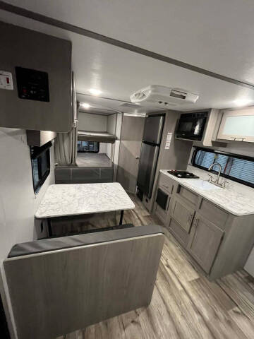 2022 Dutchmen RV Coleman Lantern LT