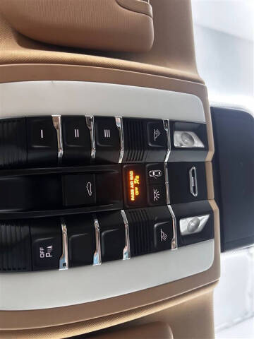 2016 Porsche Panamera 4