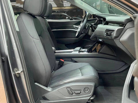 2021 Audi e-tron quattro Premium Plus