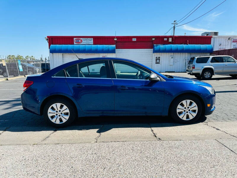 2012 Chevrolet Cruze LS photo 6