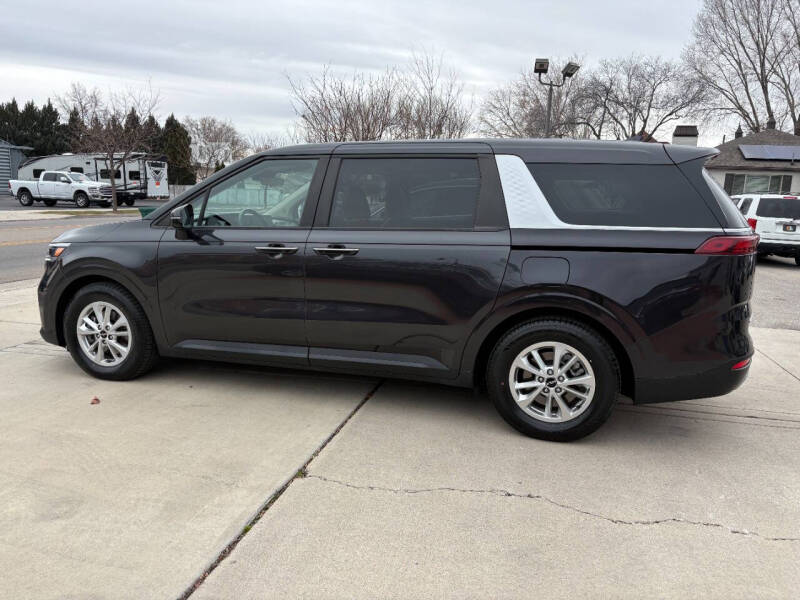 2022 Kia Carnival LX