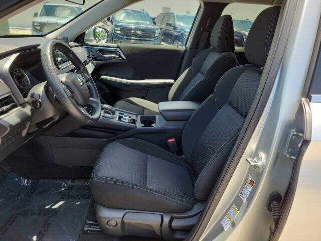 2024 Mitsubishi Outlander ES