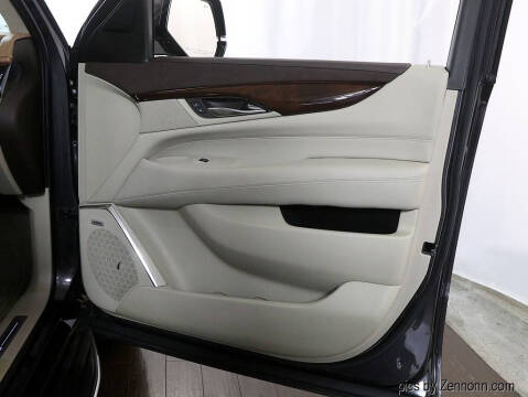 2017 Cadillac Escalade ESV Luxury