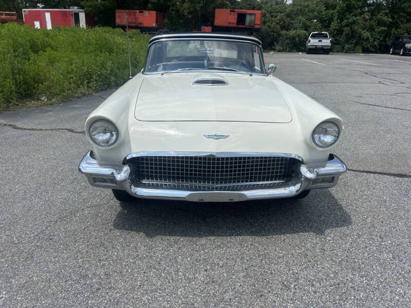 1957 Ford Thunderbird