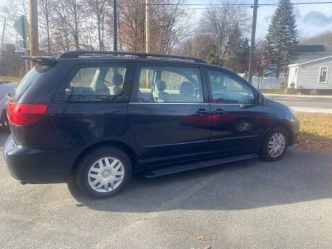2004 Toyota Sienna CE 7 Passenger