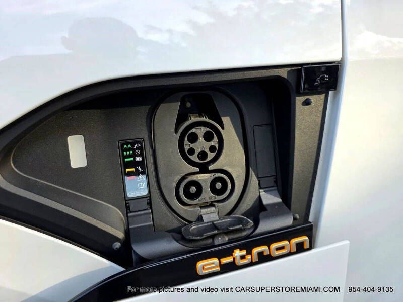 2021 Audi e-tron quattro Premium