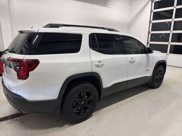 2022 GMC Acadia AT4