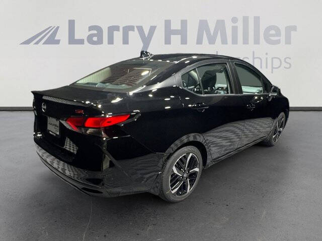 2025 Nissan Versa SR