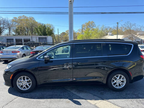 2022 Chrysler Pacifica for sale at Uptown Auto Sales in Rome GA