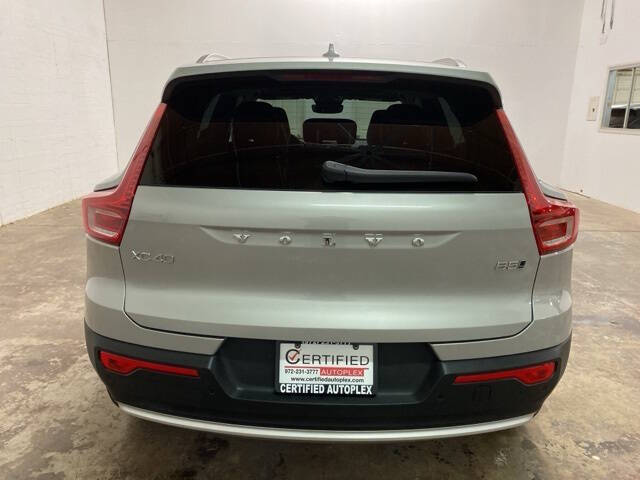 2025 Volvo XC40 B5 Plus Bright Theme