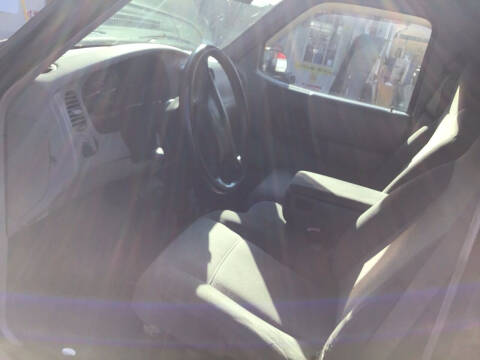 2000 Mazda B-Series B2500 SE