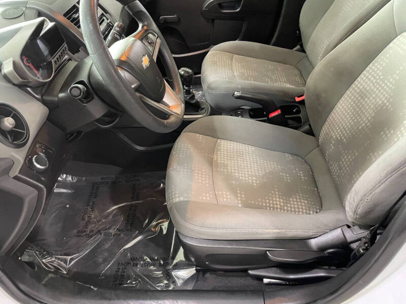 2013 Chevrolet Sonic LS Manual