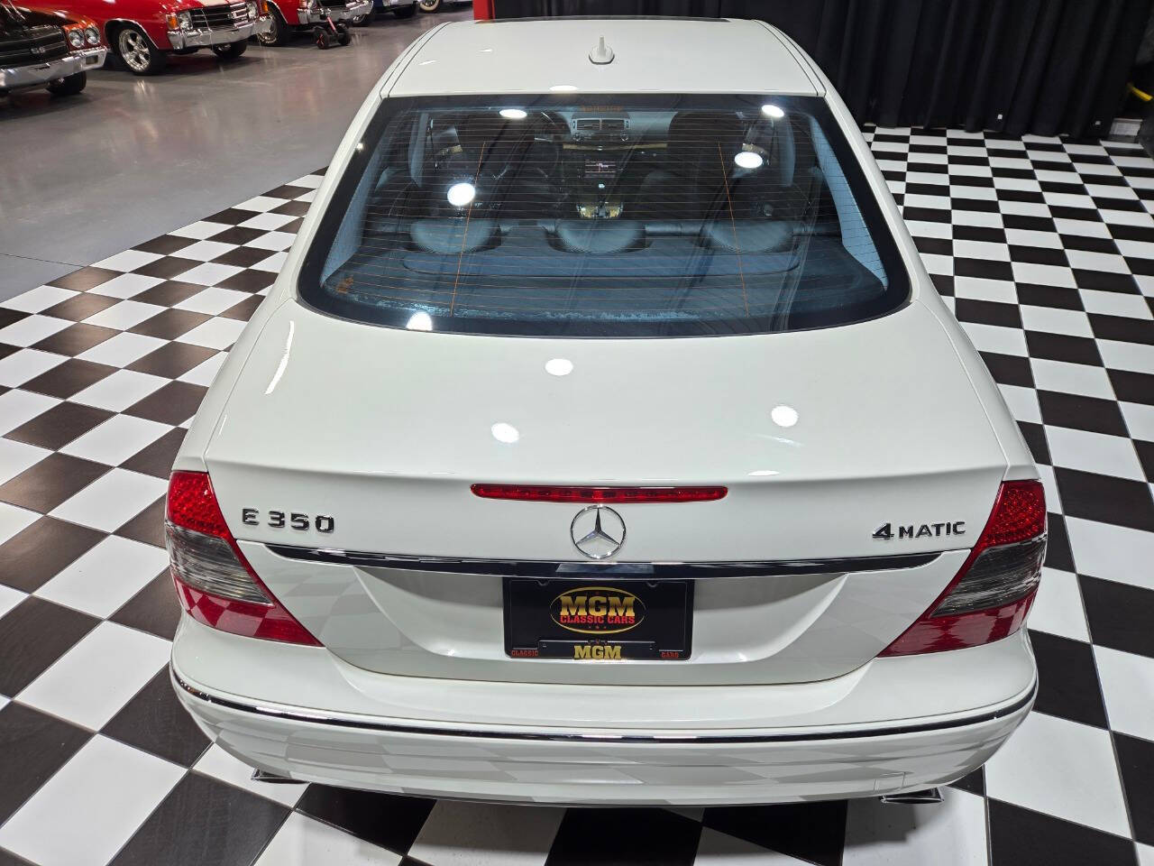 2009 Mercedes-Benz E-Class 21