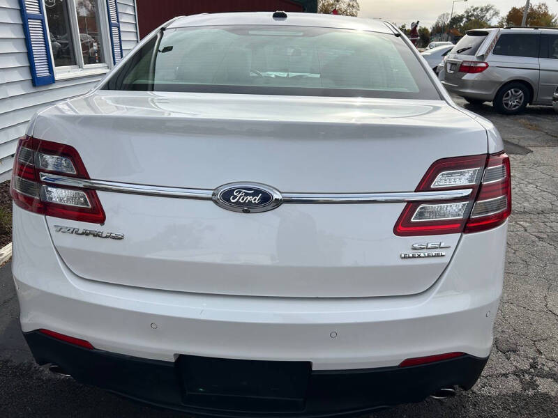2015 Ford Taurus SEL