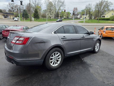 2014 Ford Taurus SE