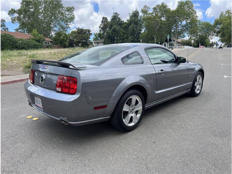 2006 Ford Mustang GT Deluxe